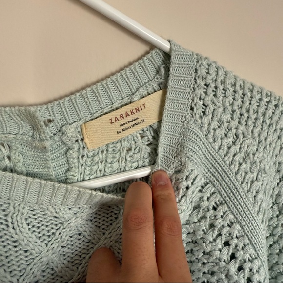 Light Blue Chunky Knit ZaraKnit Size Medium Reversible Button Up Sweater Heavy - Picture 4 of 9
